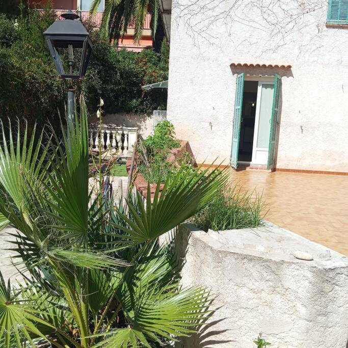 Studio De 14M2 Dans Une Maison Cagnes-sur-Mer Exteriér fotografie
