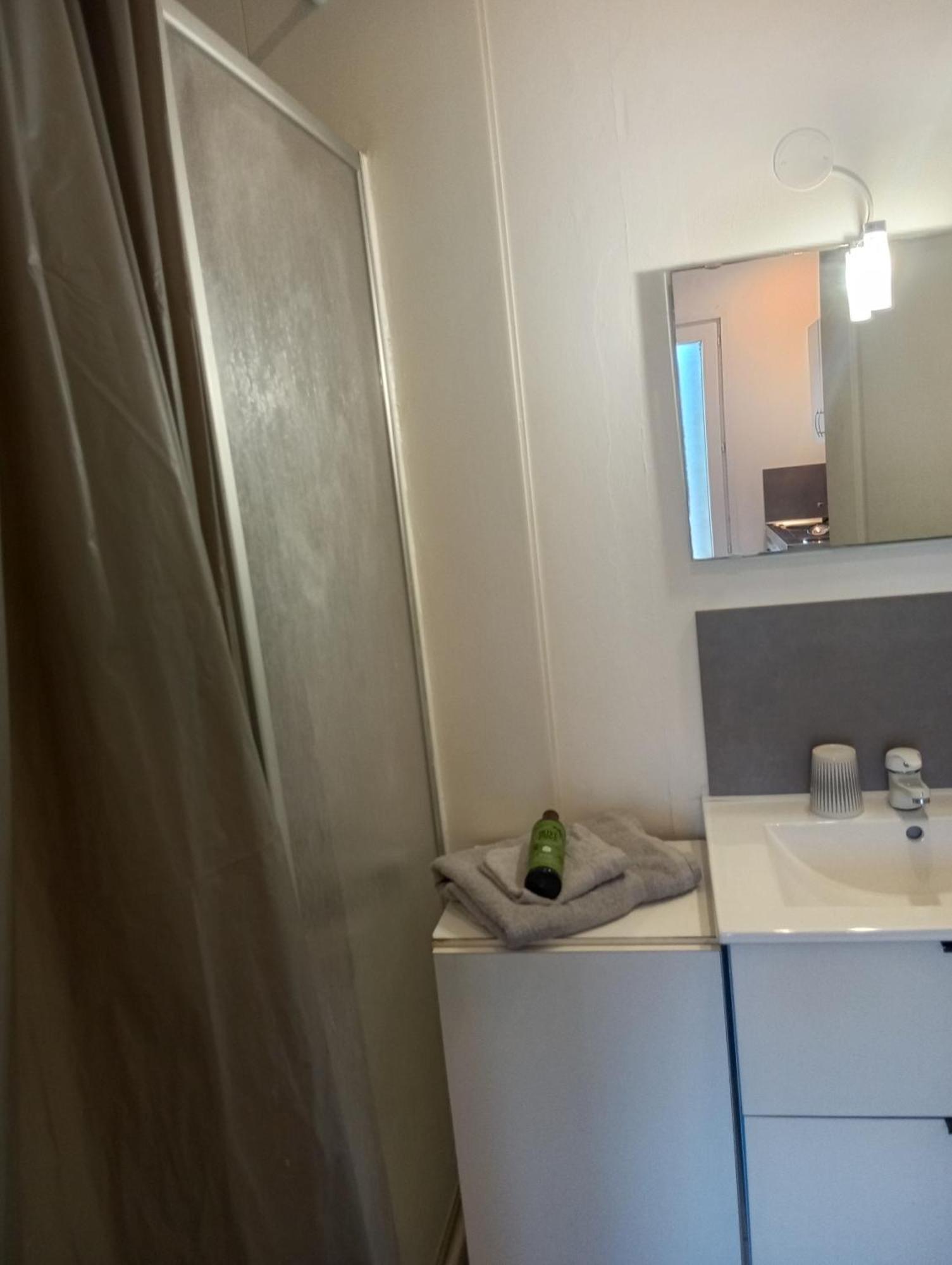 Studio De 14M2 Dans Une Maison Cagnes-sur-Mer Exteriér fotografie